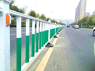 城市交通护栏图片2